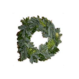 Couronne de feuillage vert, mêlant sapins et feuillages, forme ronde et naturelle.