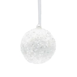 Boule scintillante blanche ornée de sequins, suspendue par un ruban délicat.