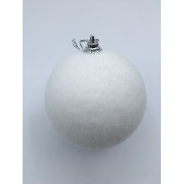 Boule blanche en feutre, finition lisse, avec un capuchon argenté brillant.