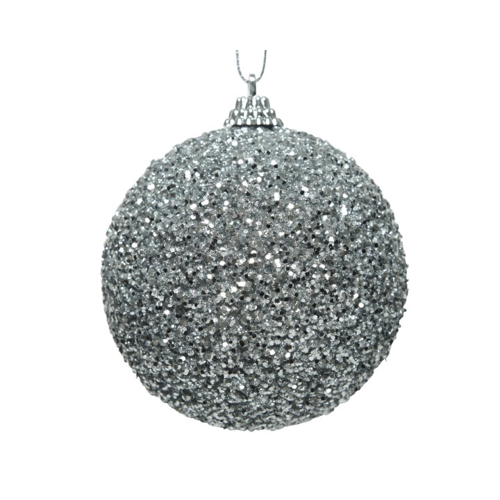 Glinsterende zilveren kerstbal bedekt met glitters, ronde vorm, hangend aan een haakje.