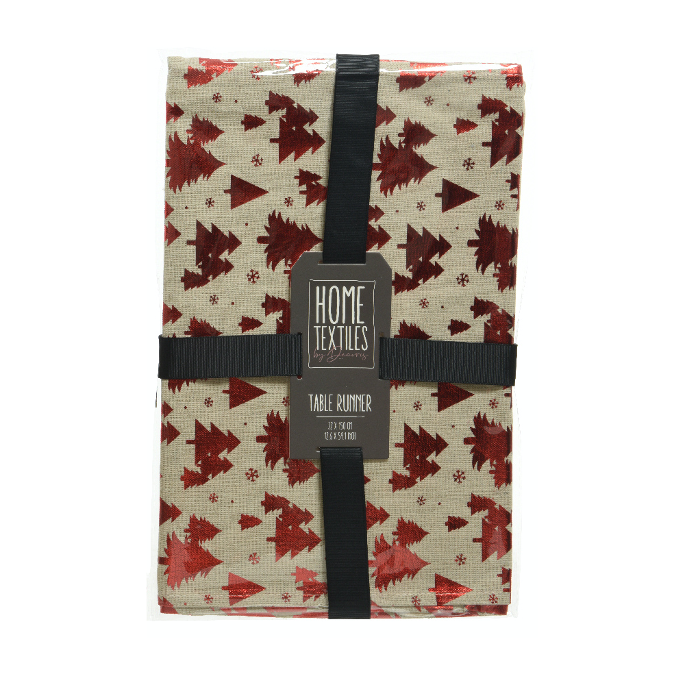 Nappe décorative beige ornée de sapins rouges, emballée avec un ruban noir.