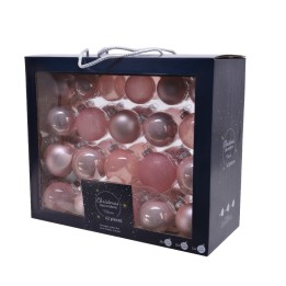 Een doos met 24 kerstballen in zachte roze tinten, variërend in matte en glanzende afwerkingen.
