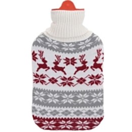 Chauffe-biberon en tricot, motifs de rennes et flocons, couleurs rouge et gris.