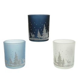 Drie glazen kaarsenhouders in blauw, wit en mat, versierd met winterse taferelen van bomen en die...