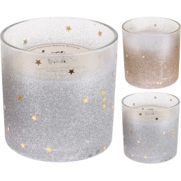 Bougies décoratives aux teintes argentées, ornées d'étoiles dorées scintillantes.