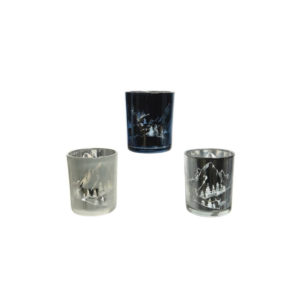 Trois verres aux teintes variées illustrant des paysages montagneux gravés.