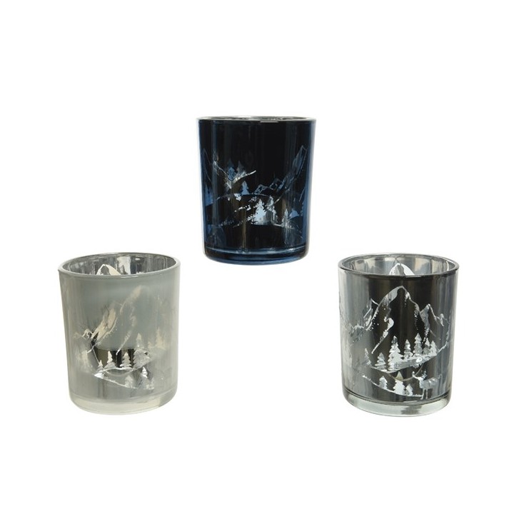 Drie glazen met berglandschappen, variërend in kleur van helder tot donkerblauw.