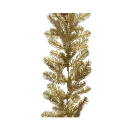Gouden kunstkersttak met groene, spitse bladeren en een glanzende afwerking.