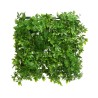 Een weelderige wanddecoratie met diverse groene bladeren en planten, in een vierkante indeling.
