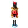 Een schattige teddybeer als soldaat, met een felrode uniform en een hoed met een veer. Een schattige teddybeer als soldaat, met een felrode uniform en een hoed met een veer.
