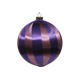 Glanzende kerstbal in paars met brede, metallic strepen in koperkleur.